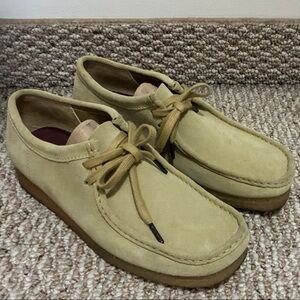 Clark’s Original’s Wallabees Low Tan Suede